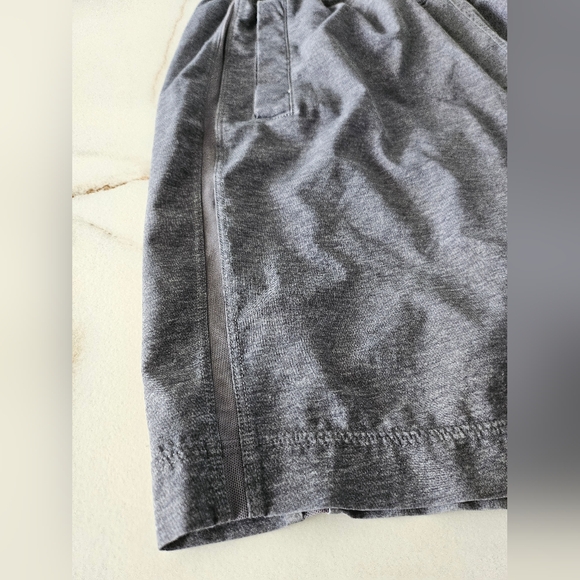 Lululemon Pace Breaker Sz M Out of Mind Liner 9” Gray Shorts M7907S - Picture 14 of 16